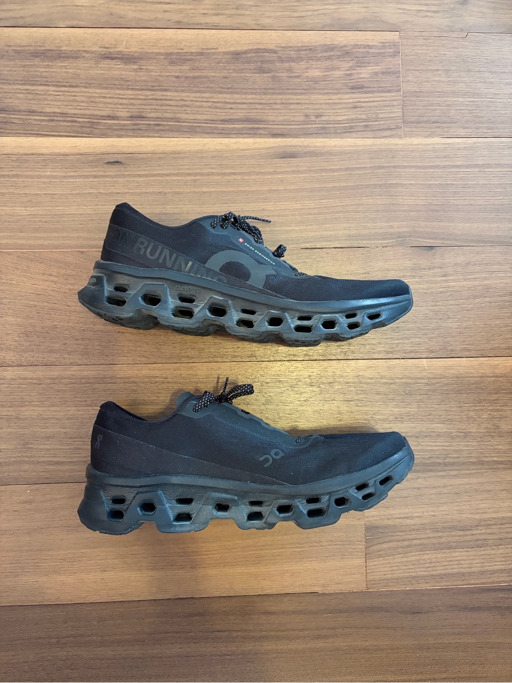 Men’s On Running size 13 - Picture 2 of 2